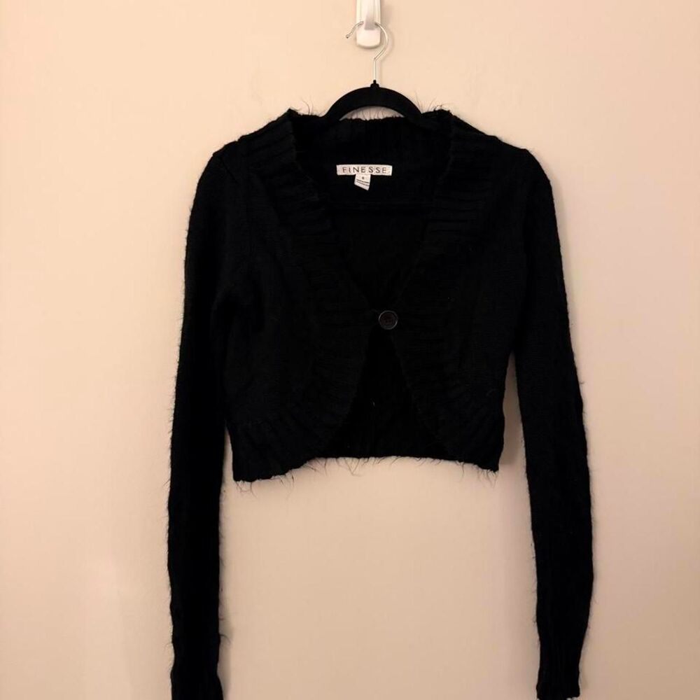 VINTAGE Y2K Finesse black fuzzy crop cardigan. Size S. Fluffy eyelash knit, sing